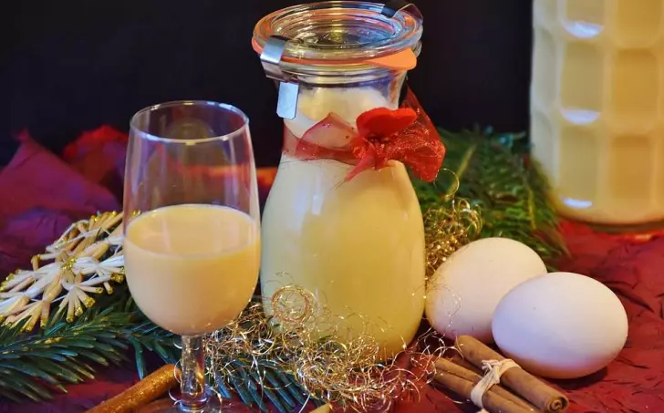 Vařený vaječný likér