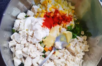 Vaječná tlačenka s kuřecím masem