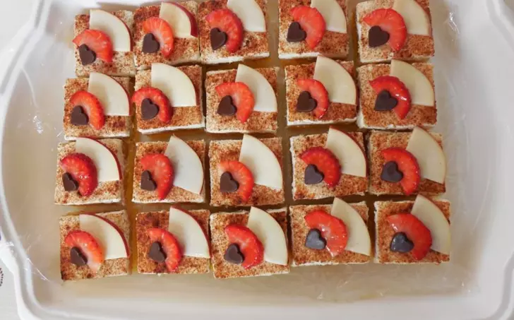 Jablečné řezy se šlehačkou