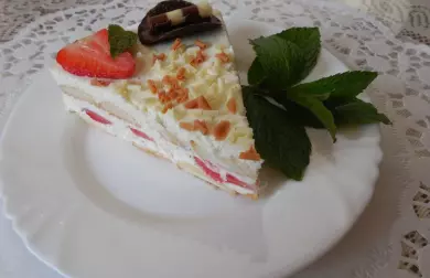 Nepečený jahodový dort