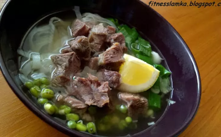 Polévka kouzelných barev a vůní - tradiční Pho