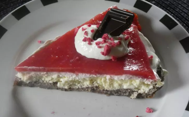 Cheesecake s jahodovým želé