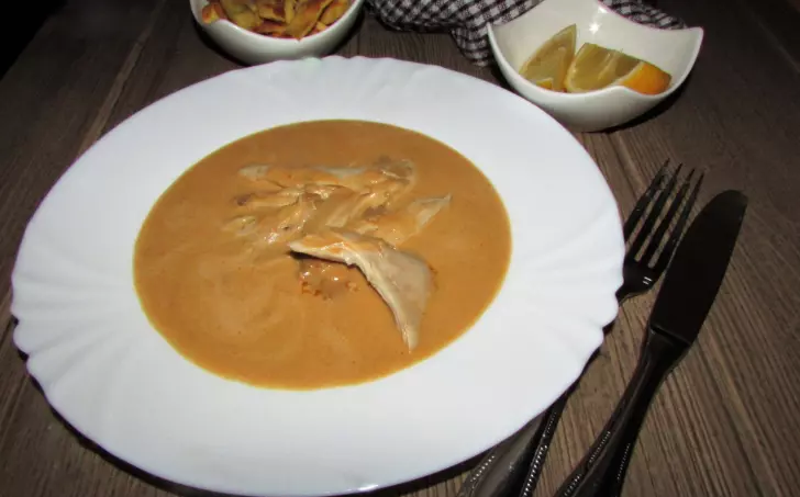 SLEPICE NA SMETANĚ A CELESTÝNSKÉ NUDLE