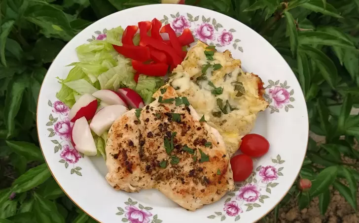 Kuřecí prsa se zapečeným květákem - LC