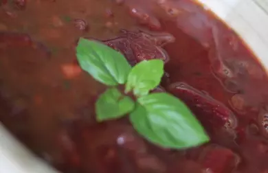 Guláš z červené řepy