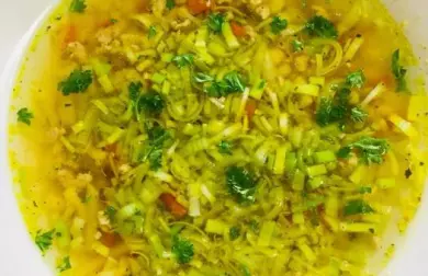 Polévka s mletým masem