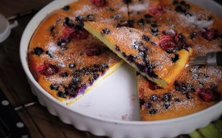 Nízkosacharidový jahodovo-borůvkový Clafoutis