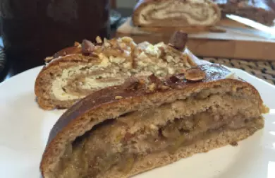 Celozrnné záviny s hruškami nebo tvarohem