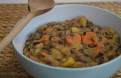 FAZOLOVÉ KARI S BRAMBOREM