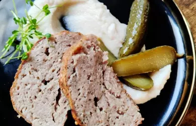 Sekaná a květákovo-parmazánová kaše