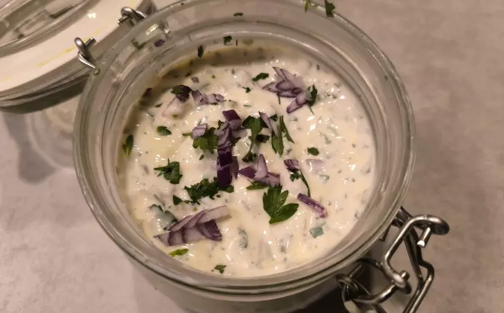 Falešná tatarka z vařených vajec