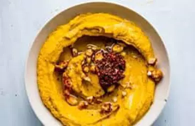 Hummus s mangem a olivovým olejem