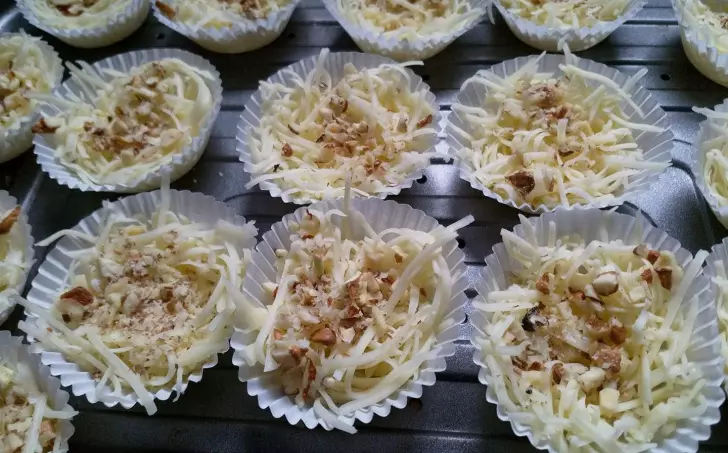 Sýrovo-avokádové košíčky s ořechy - LC