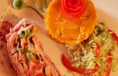 Vepřová roláda ve slaninové "dece"