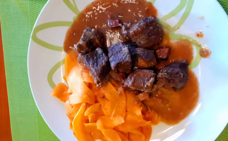 Hovězí po burgundsku - nízkosacharidové