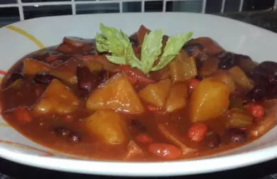 Bramborovo-fazolový guláš v PH