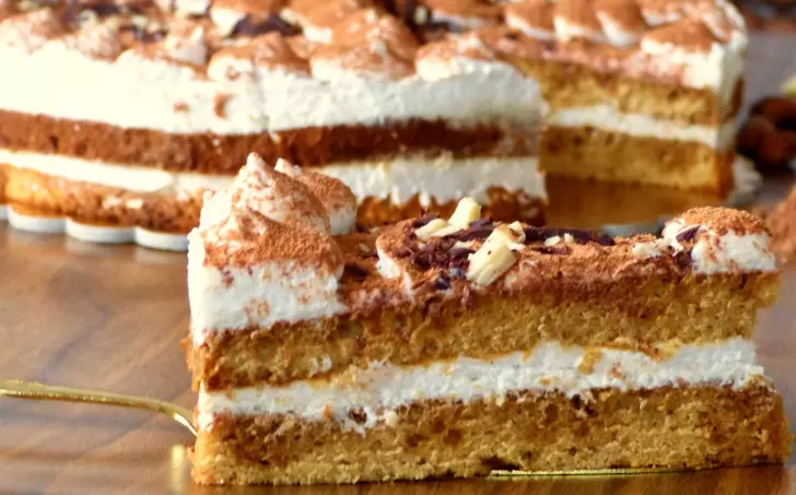 Bezmléčný tiramisu dort s vegan mascarpone